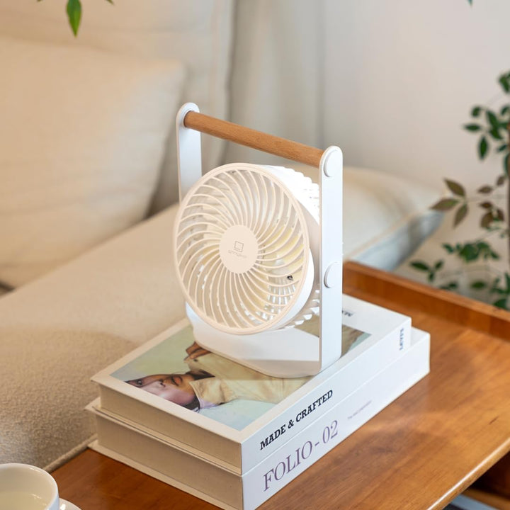 Tragbarer Ventilator, weiss.
