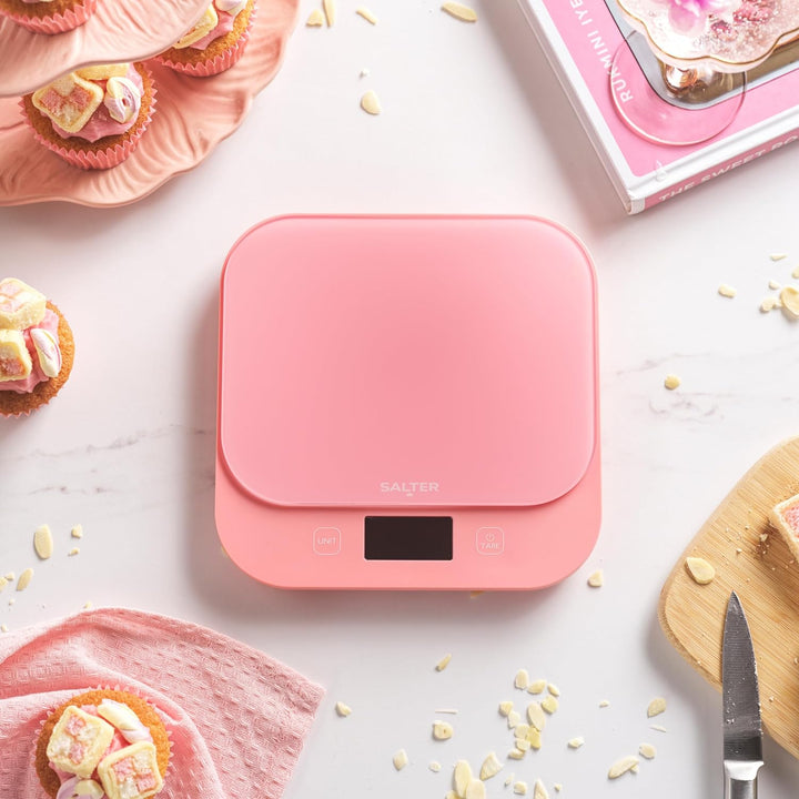 Salter British Bakes Digitale Küchenwaage – Pinke Backwaage mit hoher 10-kg-Kapazität, misst Flüssig