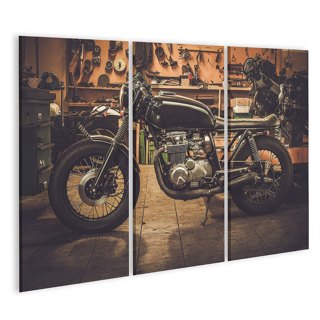 islandburner Bild auf Leinwand Cafe Racer Motorrad Im Vintage Stil In Einer Garage Bilder Wandbilder
