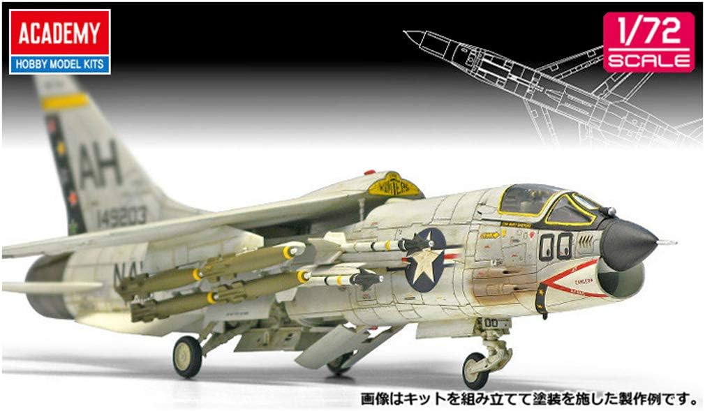 Academy AC12521-1/72 F-8E VF-162 The Hunters