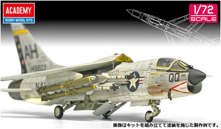 Academy AC12521-1/72 F-8E VF-162 The Hunters