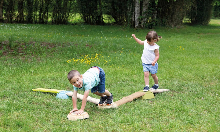 Smoby Life - Abenteuer-Parcours aus 57% Recyclingmaterial - Motorikspielzeug mit 4 Plots & 4 Planken