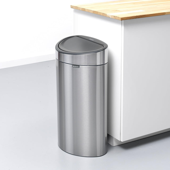 Brabantia Touch Bin New mit herausnehmbaren Kunststoffeinsatz, 40L, Edelstahl, matt steel fingerprin