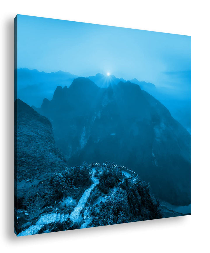 Fluss in den Bergen Vietnams Format: 70x70 Effekt: Monocrome Blau als Leinwand, Motiv fertig gerahmt