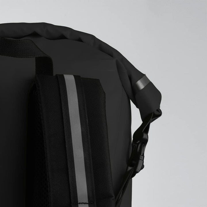 Oxford Aqua Backpack - Waterproof Cycle Rucksack With Reflective Details For High-Visibility Schwarz