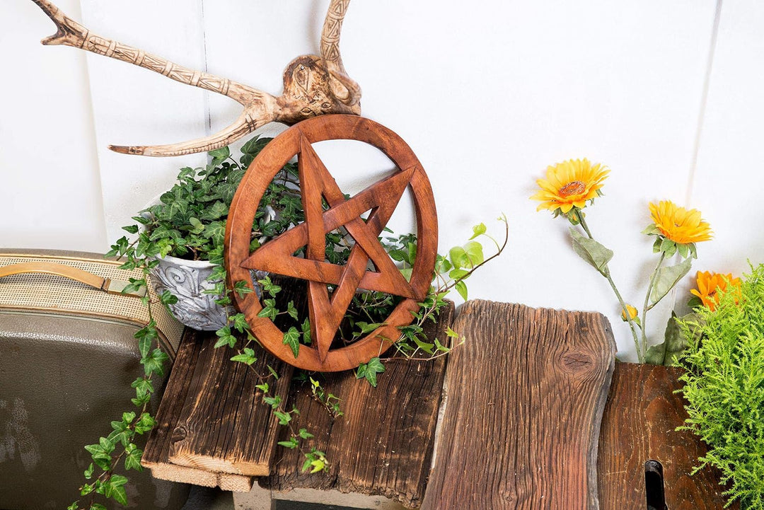 Windalf Grosses Schutz Holzskulptur SALUR Ø 30 cm Wunsch Pentagramm im Kreis Holzrelief Handarbeit
