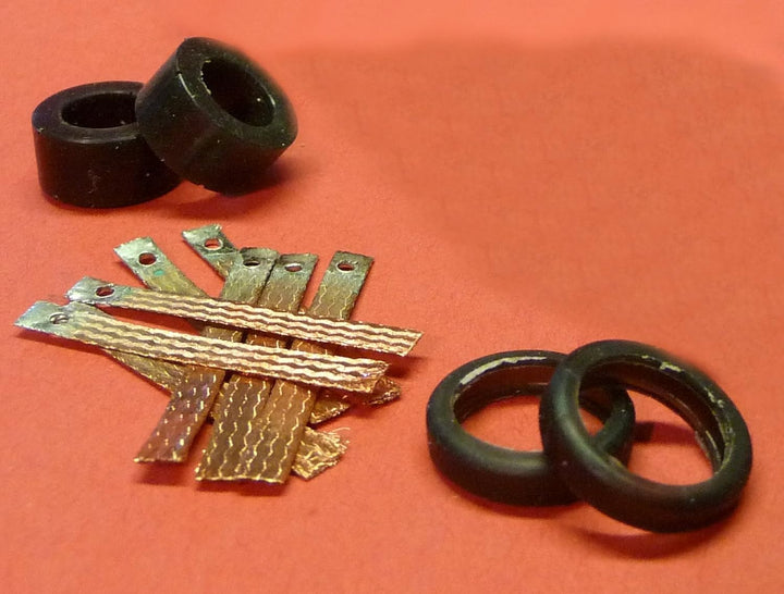 4-STÜCK Reifen VORNE / HINTEN + 8 SCHLEIFER für Carrera Servo 140 AUTOS