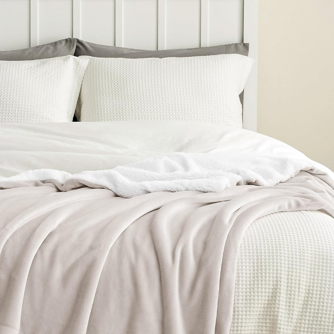 BEDSURE Kuscheldecke Flauschig Beige Sofaüberwurf Decke Sofa Klein als Couchdecke Überwurf und Wohnz