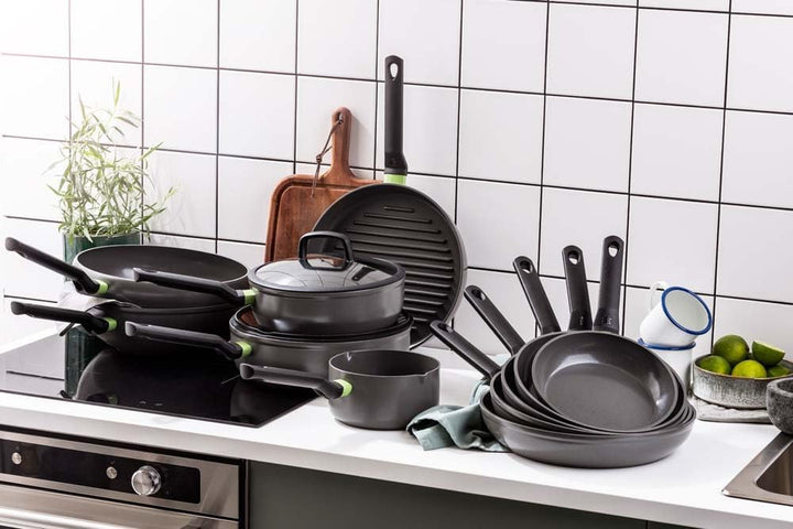 BK Cookware Balans Kochtopf aus Keramische mit Antihaftbeschichtung, 16 cm/1,5 l, mit Ausgiesser, In