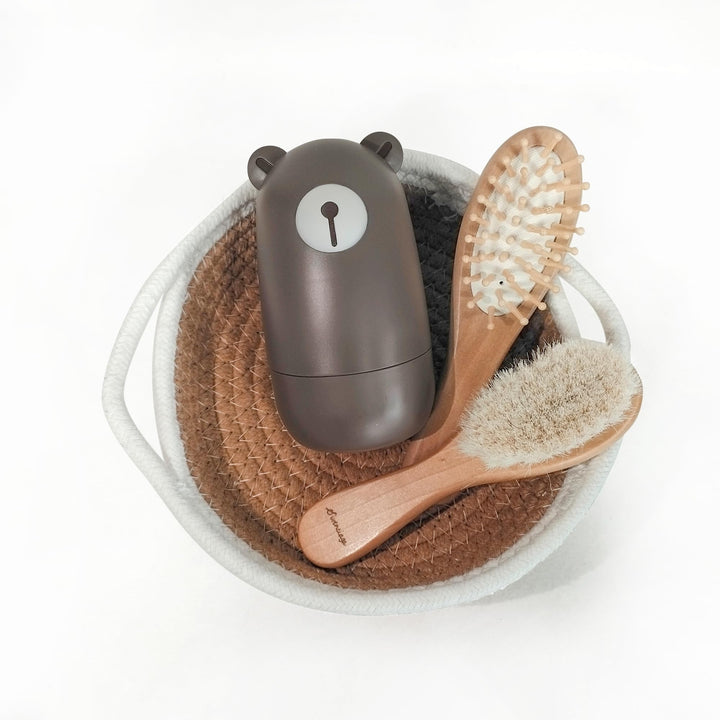 Baby Nagel Set, Baby Maniküre Set und Pediküre Set mit niedlichem Etui. Baby Nagelknipser und Bürste