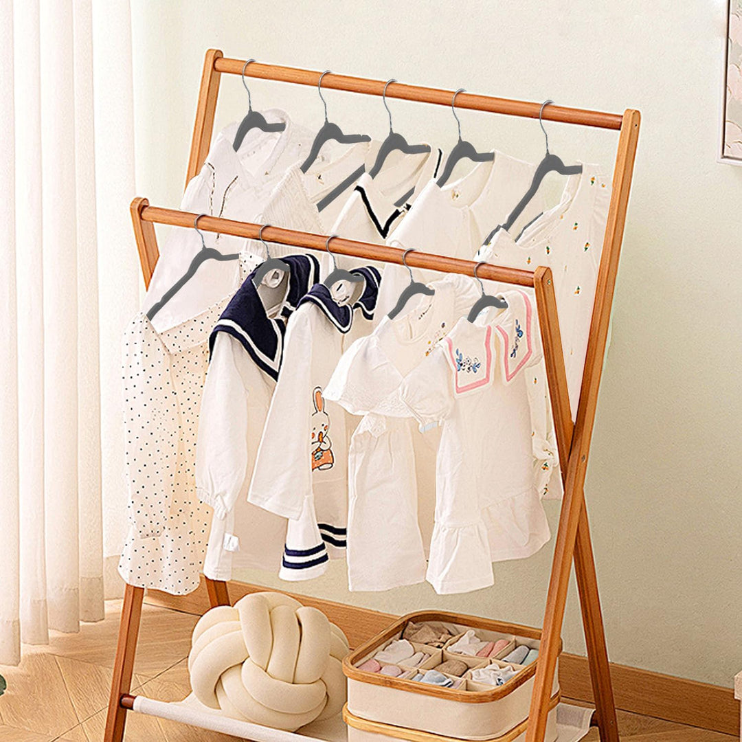 Wellong Kinderkleiderbügel, 28 cm Baby-Samtbügel mit 360°-Drehhaken, rutschfeste Kleiderbügel Samt,