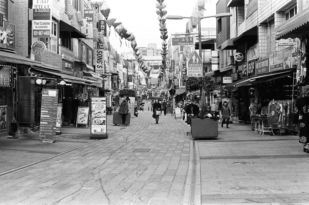 3-Pack - City Walk, Pincary Film 35mm Schwarzweiss ISO400, Scan-optimierte Negative für Flachbettsca
