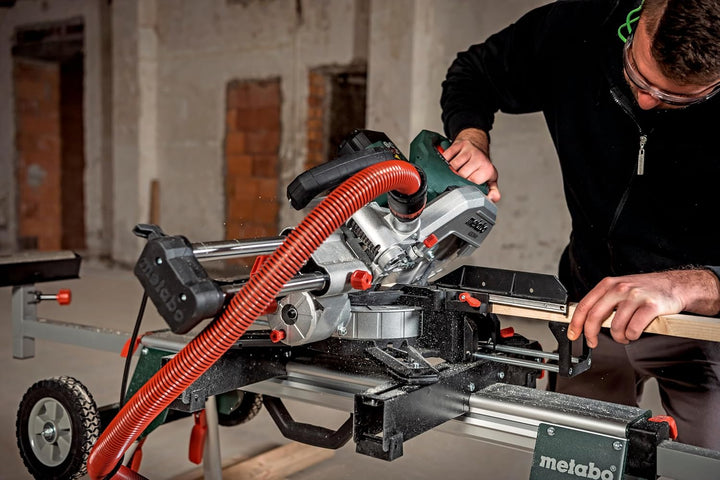 Metabo KGS 216 M Set Kappsäge (Karton, mit 2. Hartmetall-Sägeblatt, Klasse M, mit Sägeblattneigung,