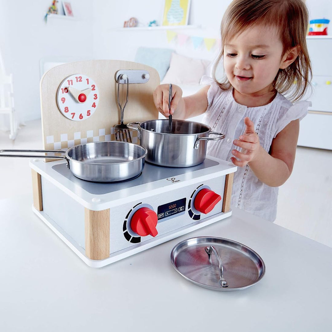 Hape 2-in-1 Küchen- & Grill-Set von Hape| Fantasiespiel Realistisches Rollenspiel Küchenset für Kind
