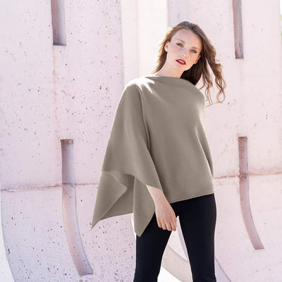 GIESSWEIN Merino Lambswool Poncho - Damen Feinstrick Überwurf aus Merinowolle, Wool Cape, Frauen Str