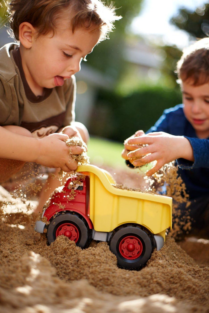 Green Toys 8655030 Kipplaster, Baustellenkipper, Lastwagen, Baufahrzeug, nachhaltiges Spielfahrzeug