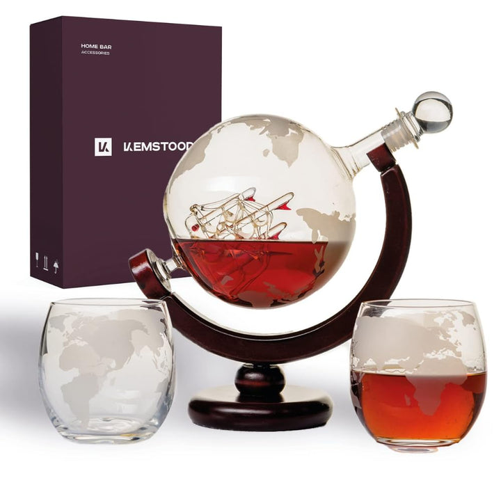Kemstood Whisky Karaffe Globus Set (850 ml) - Edler Whiskey Decanter mit Gläser, Holzständer und ein
