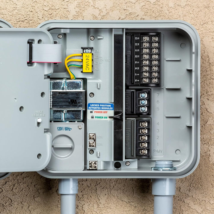 Hunter Pro-C PC-400 4 Zonen Basecontroller, Outdoor-Modell mit internen Trafo und abschliessbarem Sc