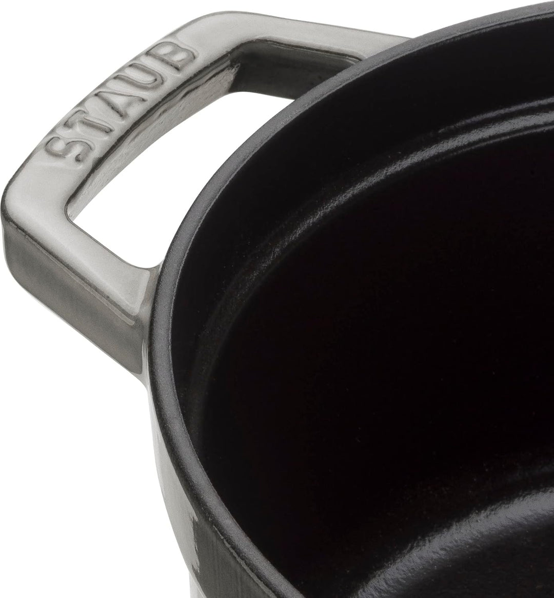 STAUB Gusseisen Bräter/Cocotte, Rund 24 cm, 3,8 L, Aromaregen Funktion für optimale Befeuchtung, Für