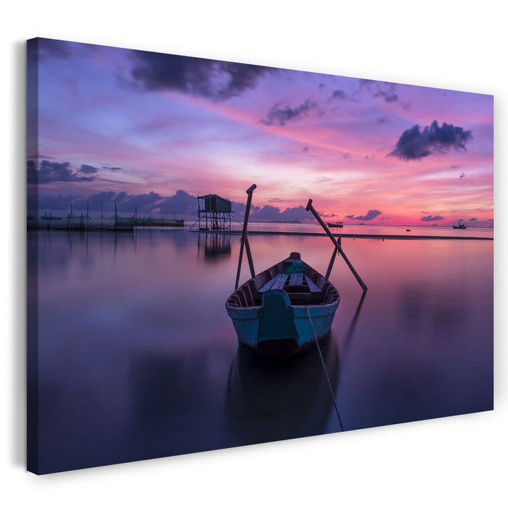 Printed Paintings Leinwand (80x60cm): Landschaftsbilder Boot auf See vor lila-rotem Himmel 80x60 cm,