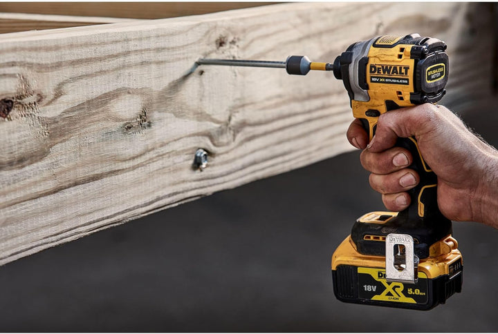Dewalt 18V XR Akku-Schlagschrauber DCF850NT (¼“ Zoll Innensechskant-Aufnahme mit Selbstverriegelung,