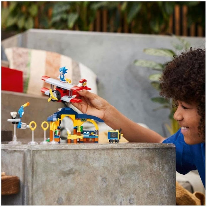 LEGO 76991 Sonic The Hedgehog Tails‘ Tornadoflieger mit Werkstatt Set, Baubares Spiel mit Flugzeug-S