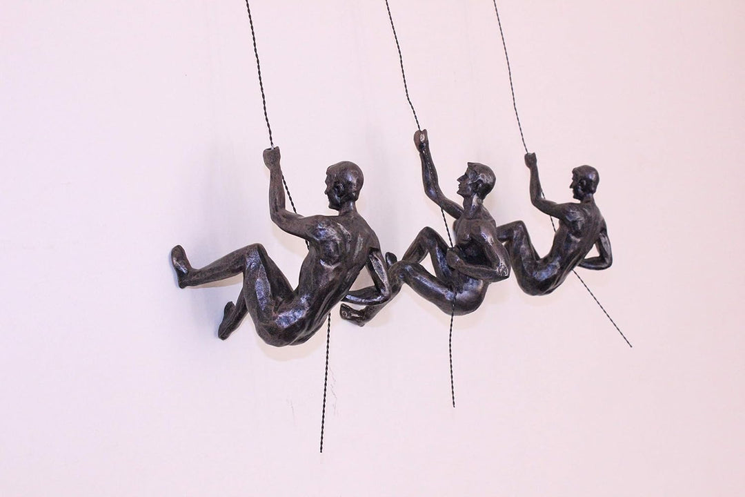 3 x grosse Bronze Klettern Abseiling Männer hängende Ornament Figuren Klettern Männer Wandbehang Fig