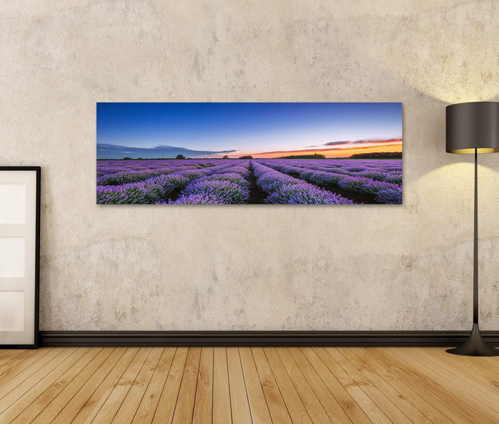 islandburner Bild auf Leinwand Sonnenaufgang Und Dramatische Wolken Über Lavendelfeld Bilder Wandbil
