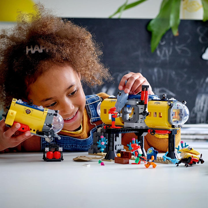 LEGO 60265 City Meeresforschungsbasis, U-Boot-Spielzeug mit Meerestieren-Figuren, tolles Geschenk fü