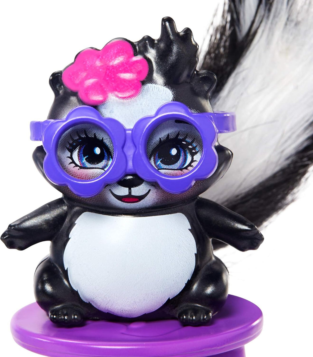 Enchantimals GJX34 - Stinktierspass-Frisiertisch mit Sage Skunk & Caper, Spielset für endlosen Schmi