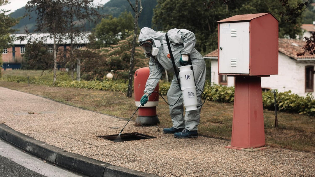 IK MULTI 12 - Drucksprüher Säurebeständig - Metallgriff - Sicherheitsventil - Schultergurt - 12L Beh