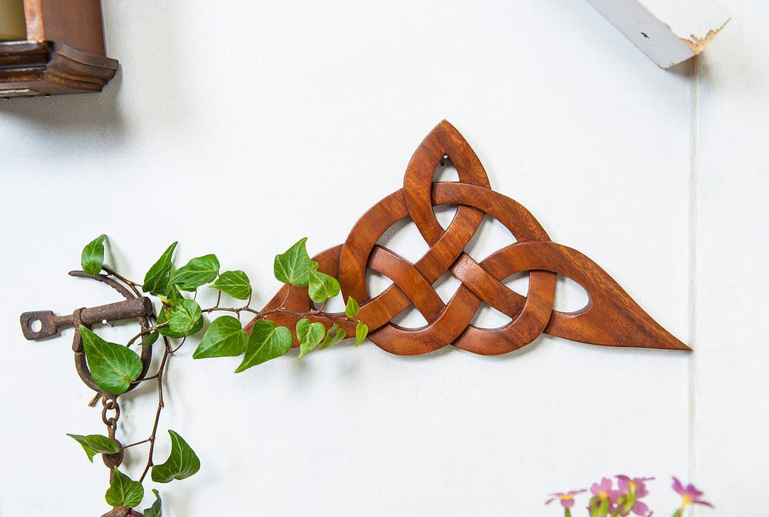Windalf Handgearbeitetes Rustikales Holzbild Keltischer Knoten DIATHAN 35 cm Holzornament Wandbild S