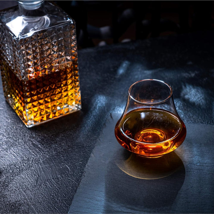 Whisky Glas &amp; Whiskey Steine Set - 6 Handgefertigte Runde Granit Whisky Steine - Nosing Glas für Sco