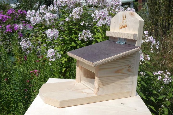 Komplett zusammengebaut; Massives, stabiles Eichhörnchen Futterhaus Futterstation Made in Germany (B