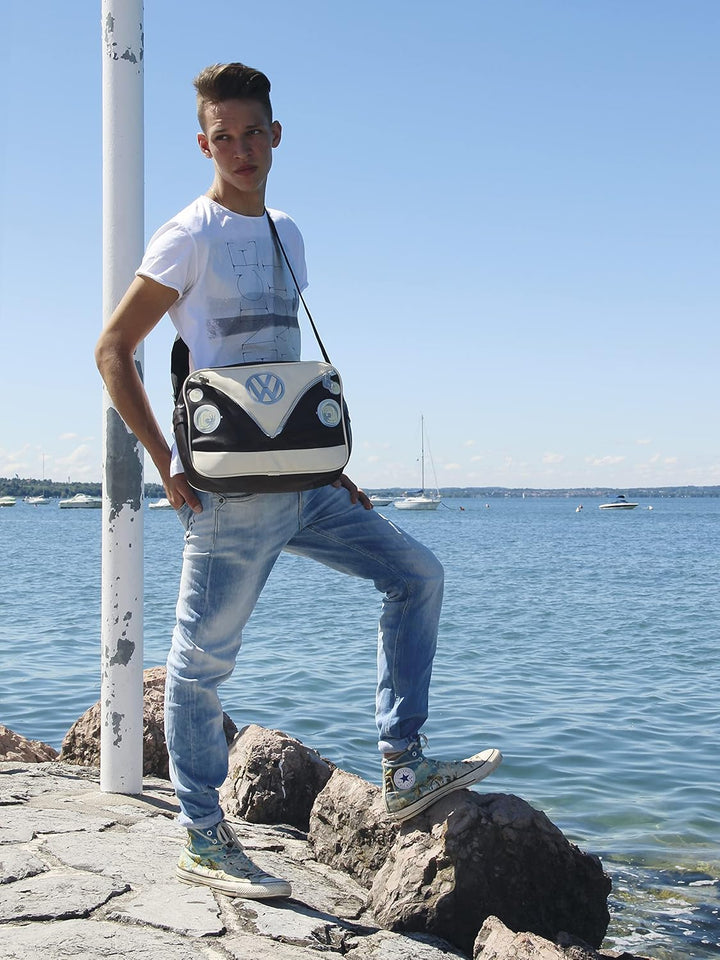 BRISA VW Collection - Volkswagen Schulter-Umhänge-Reise-Tasche-Freizeit-Bag mit VW T1 Bulli Bus Moti