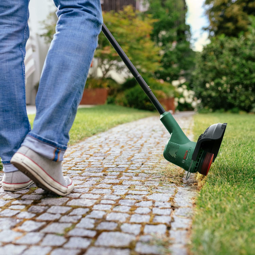 Bosch Home and Garden 06008C1A03 Bosch Rasentrimmer EasyGrassCut 18V-230 (1x Akku 2,0 Ah, 18 Volt Sy