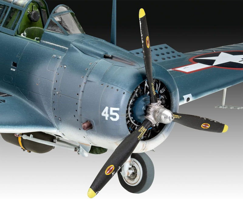 Revell 03869 SBD-5 Dauntless Navyfighter Militär originalgetreuer Modellbausatz für Fortgeschrittene