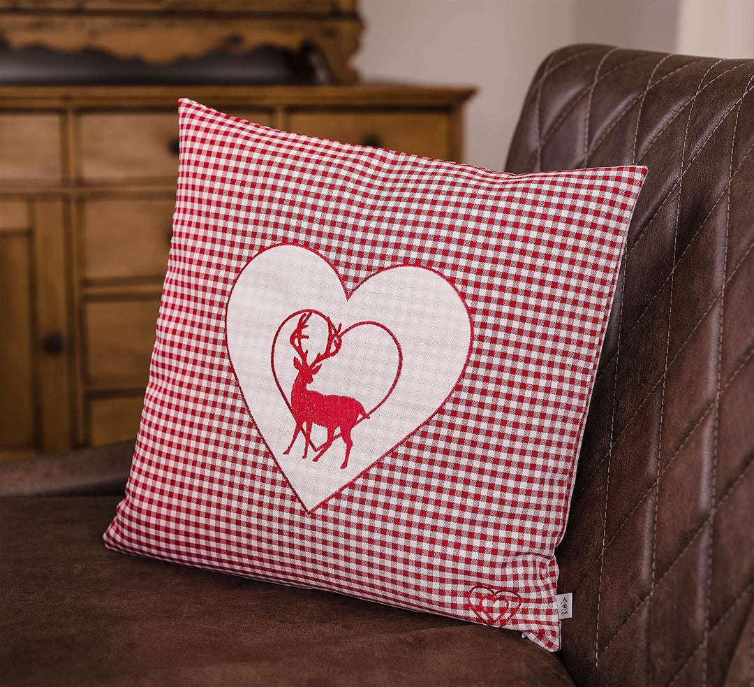 Zirbenkissen bestickt mit Hirsch und Herz rot karriert Grösse 40x40 cm befüllt mit Zirbenflocken aus