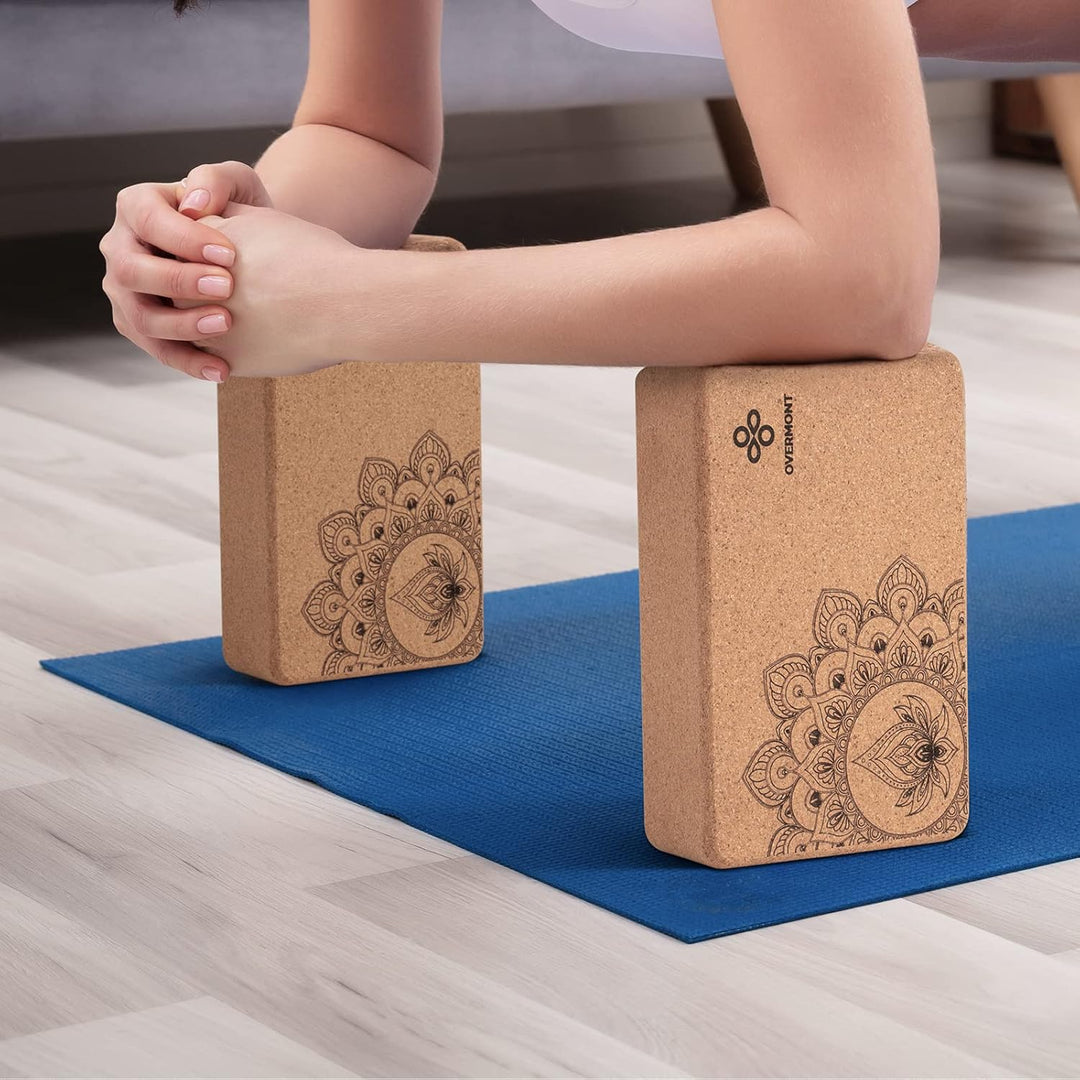 Overmont Yogablöcke Kork 2er Set Yogaklotz - Yoga Block mit Yoga Gurt - Korkblock für Fitness Pilate