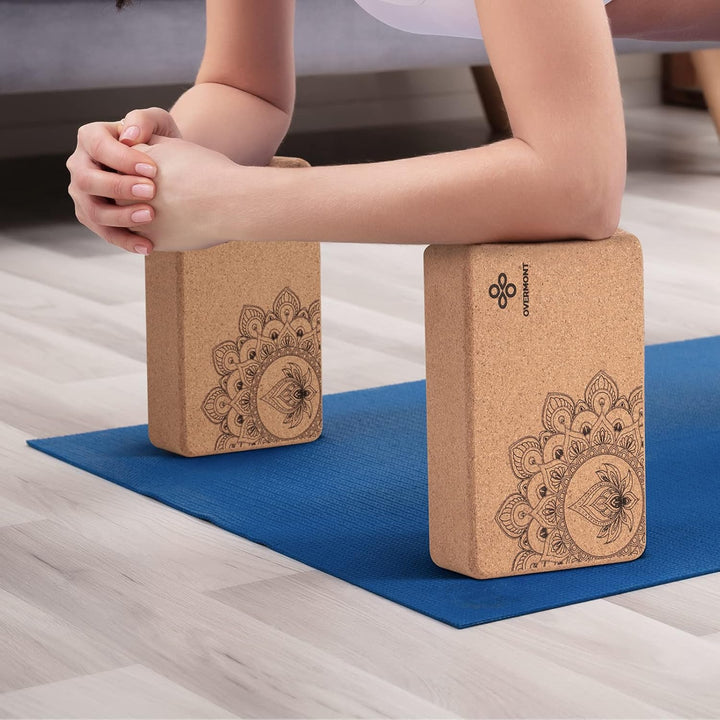 Overmont Yogablöcke Kork 2er Set Yogaklotz - Yoga Block mit Yoga Gurt - Korkblock für Fitness Pilate
