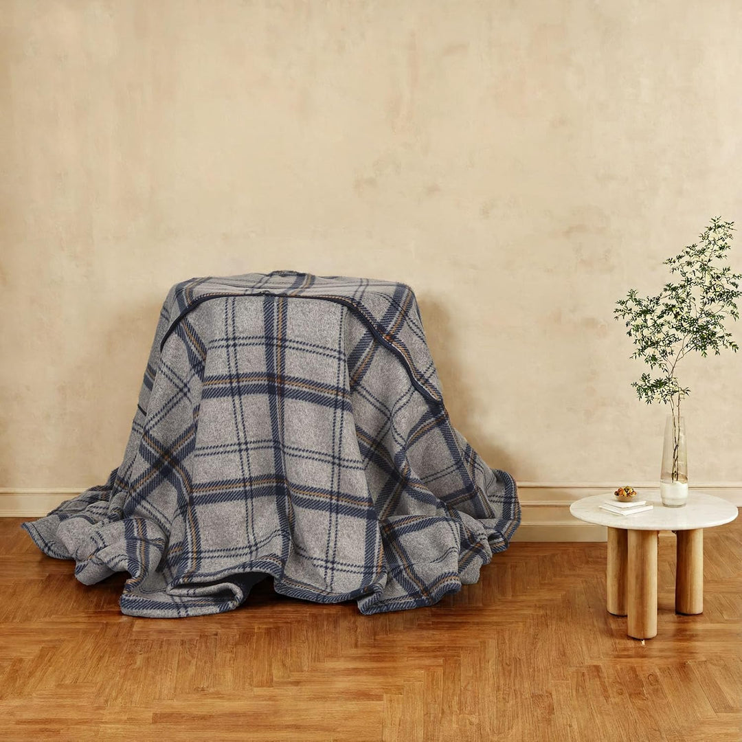 Tragbare Decke Kompaktes Kissen 2-in-1-Schossdecke Damen Poncho Fleece mit Knopf Karierte Tagesdecke