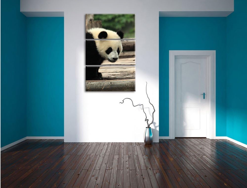 Pixxprint Panda auf Holzstämmen als Leinwandbild/Grösse: 3 Teilig (120x80) cm/Wandbild/Kunstdruck/fe