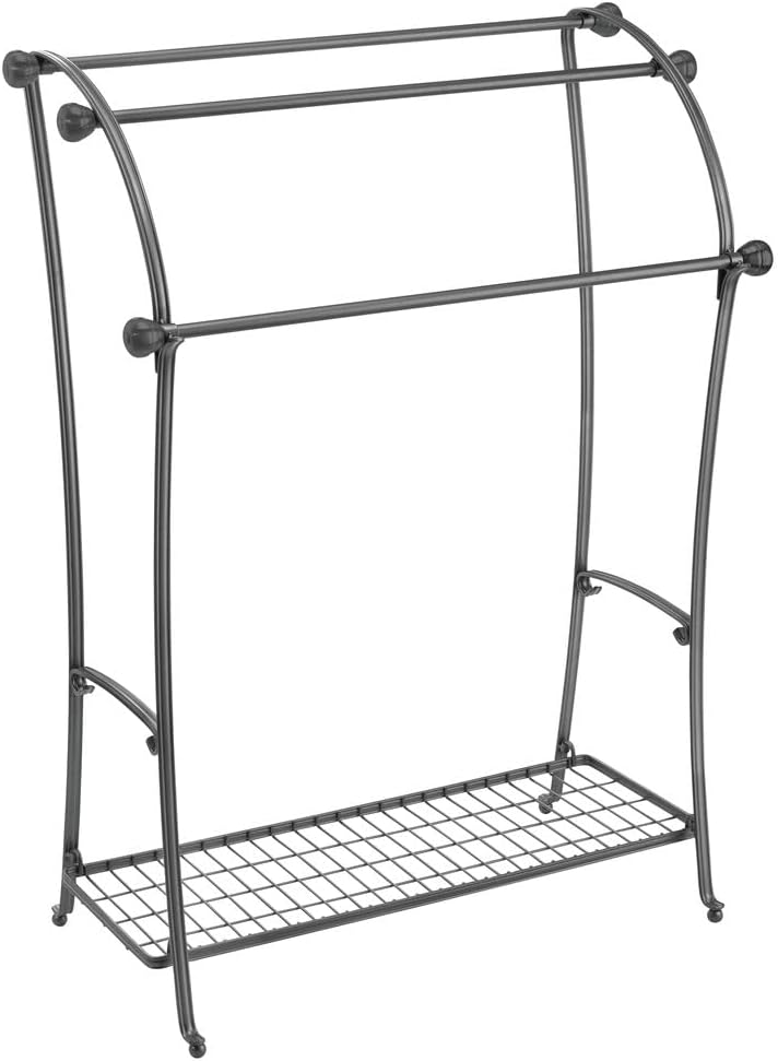 mDesign Handtuchhalter – freistehender Handtuchständer mit DREI Stangen – Handtuchstange aus Metall