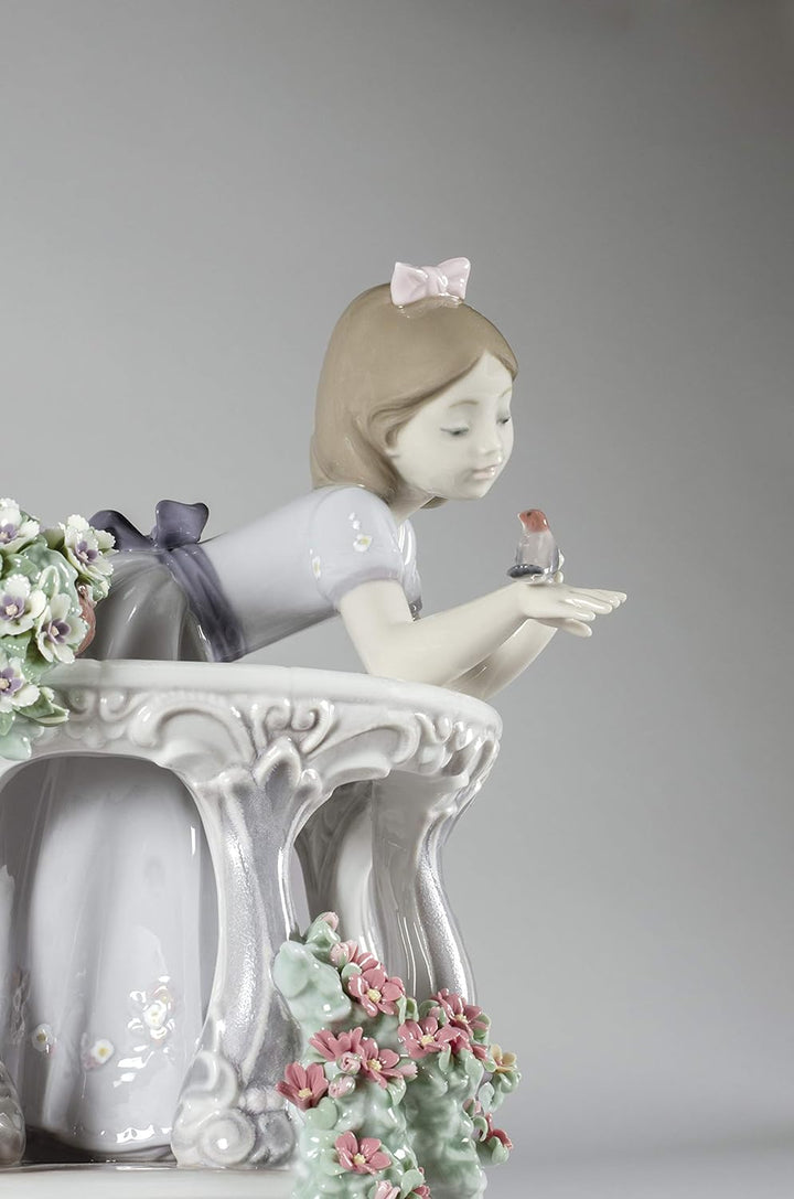 LLADRÓ Mädchen-Figur Frühlingserwachen. Mädchen Mit Blumen. Porzellan.