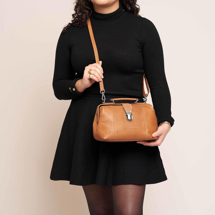 The Chesterfield Brand Rachael - Schultertasche Leder 24 cm cognac