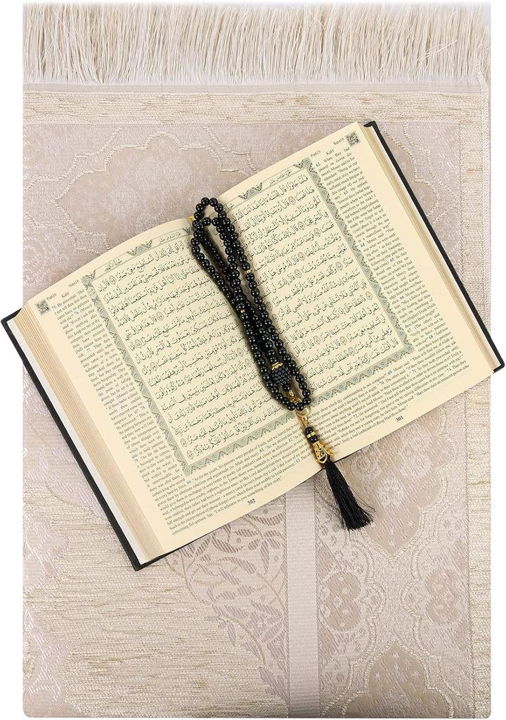 ihvan online Prayer Gift Box for Hajj and Umrah, Quran with English Translation, Prayer Rug, Beads,