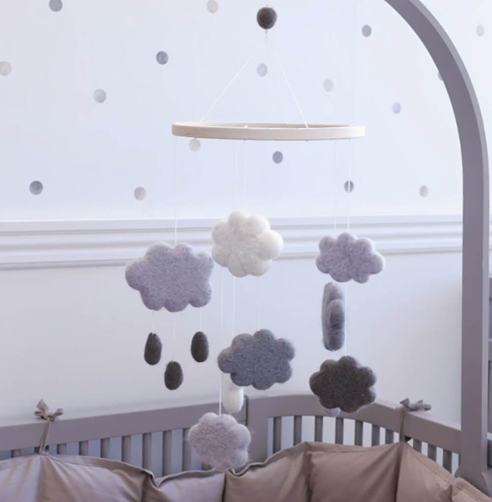 Sebra - Mobile - Windspiel - Wolken - Baumwolle - Ø 22 cm - Höhe 57 cm warm grey, warm grey