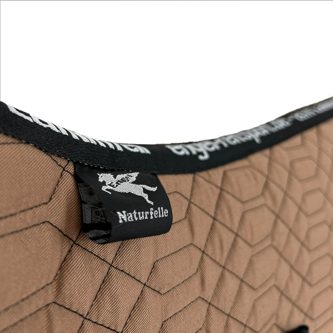 Engel Reitsport Lammfell Schabracke Fully Lined mit Fellkranz SCHABRA3-D-CAM-MED Stoff Camel Fell me