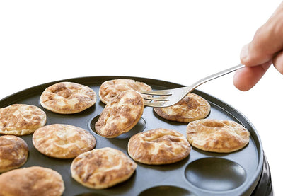 Bestron Poffertjes Maker, inkl. Teigportionierer für 700ml mit Skala, Ideal zum Befüllen des Poffert