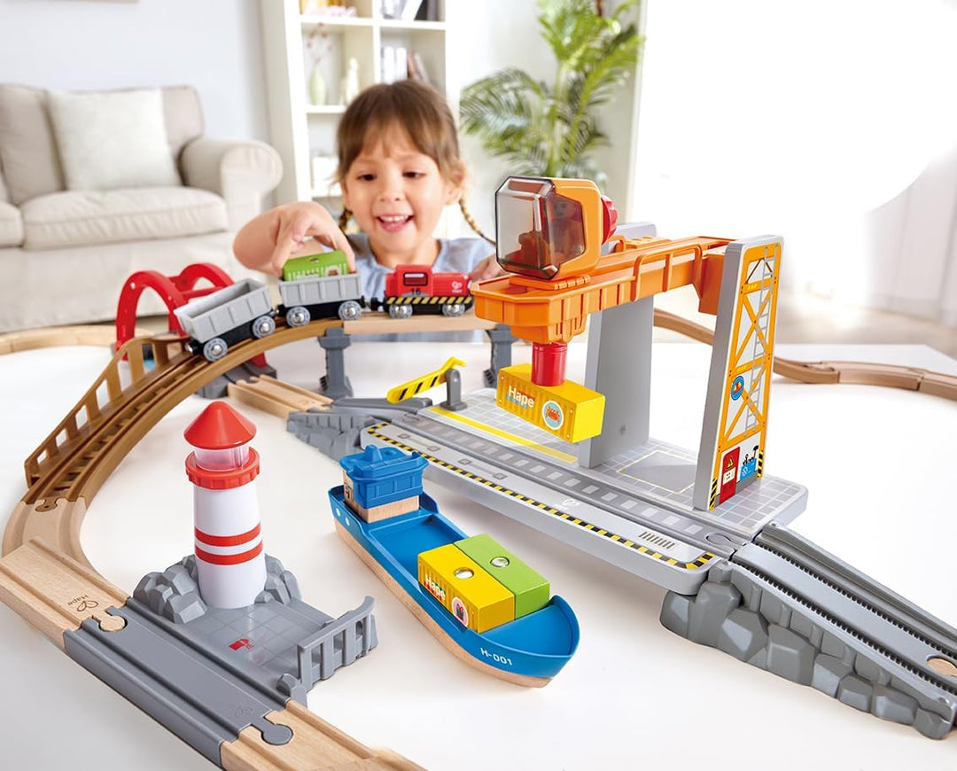 Hape Bahn- und Seefracht Set, Eisenbahn für Kinder, ab 3 Jahren